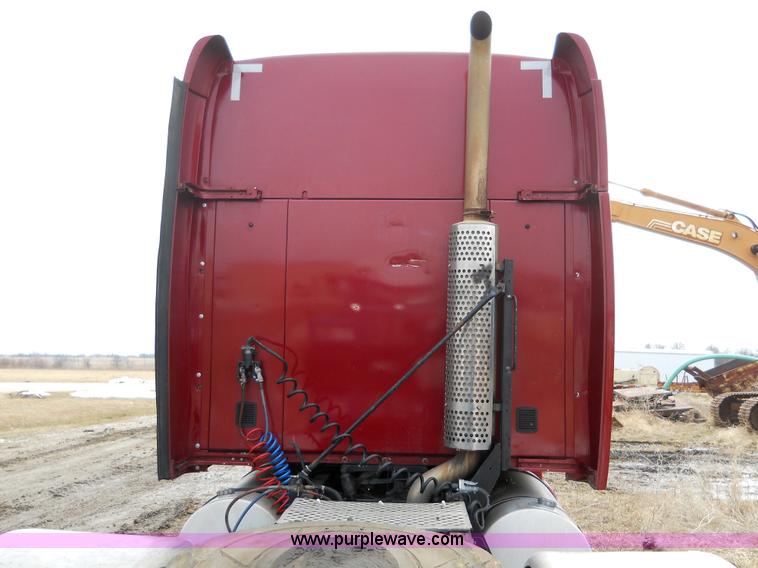 image for item 7822 1998 Kenworth T2000 semi truck