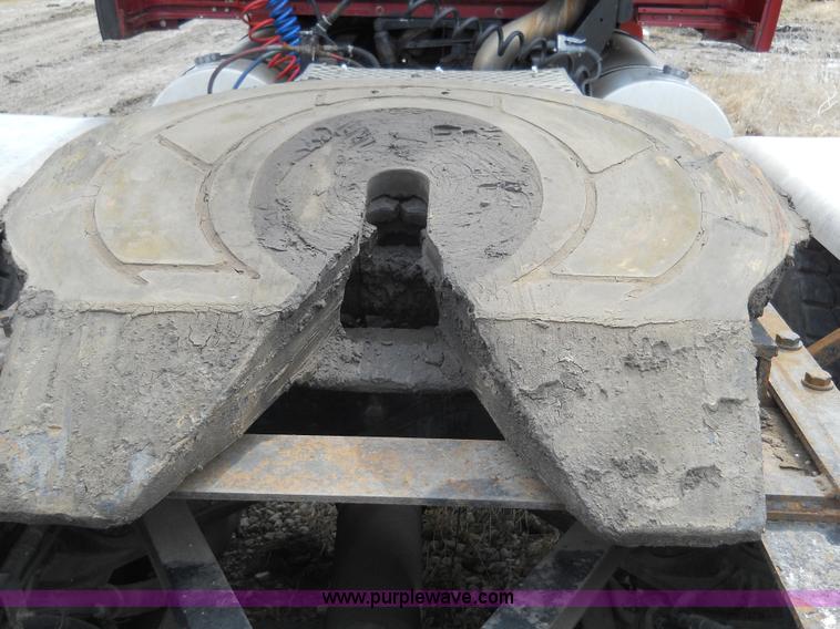 image for item 7822 1998 Kenworth T2000 semi truck