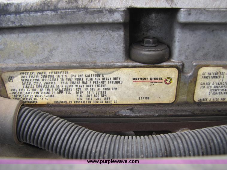 image for item 8405 1998 Volvo WG semi truck