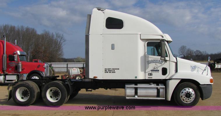 image for item 8417 1999 Freightliner FLC120 Century Class semi truck