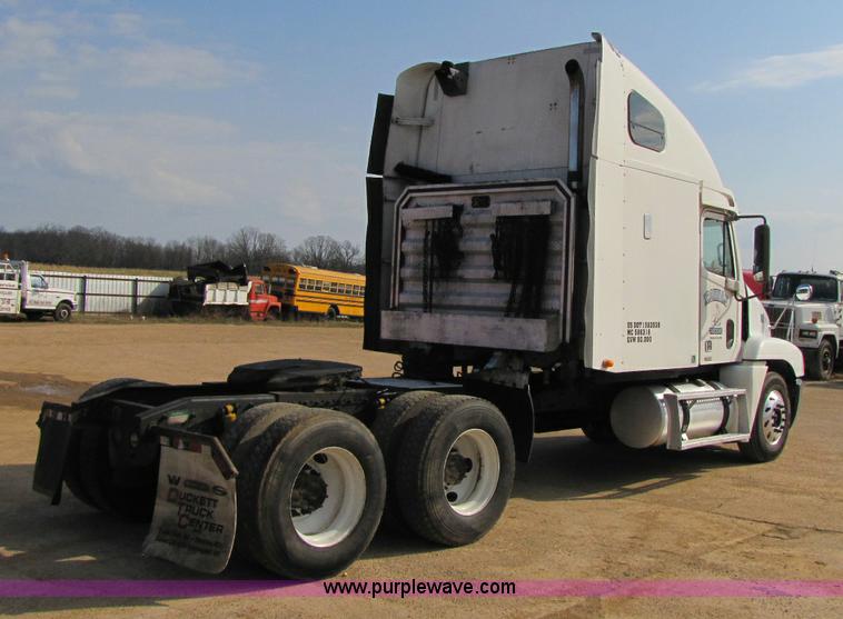 image for item 8417 1999 Freightliner FLC120 Century Class semi truck