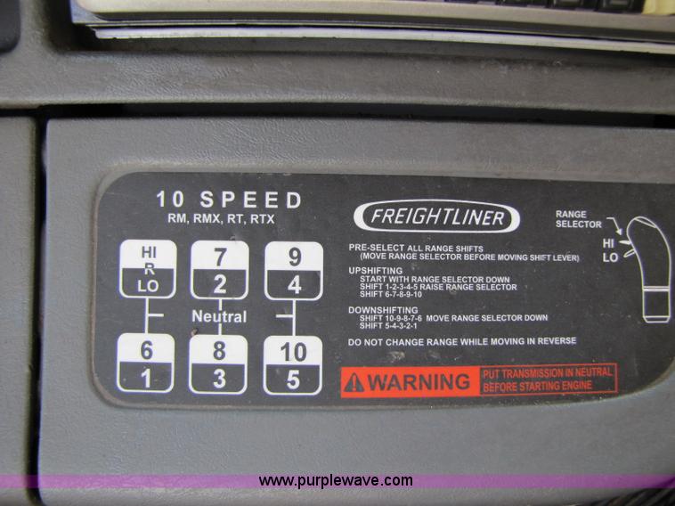 image for item 8417 1999 Freightliner FLC120 Century Class semi truck