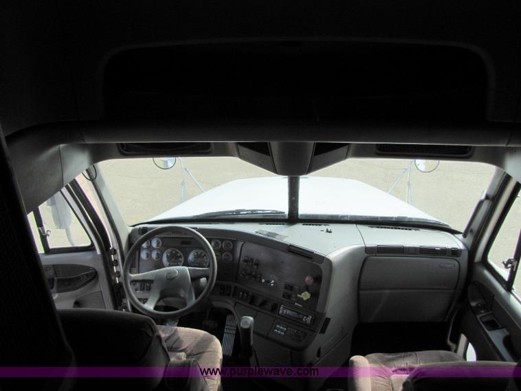 image for item 8417 1999 Freightliner FLC120 Century Class semi truck