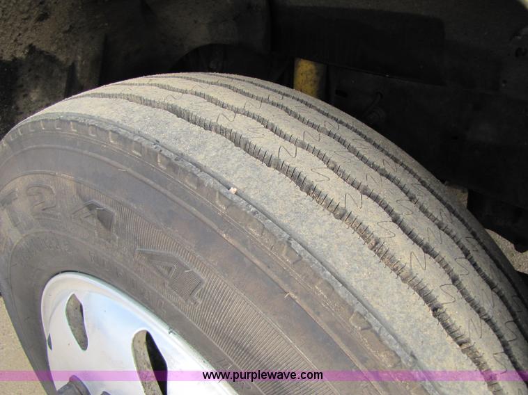 image for item 8417 1999 Freightliner FLC120 Century Class semi truck