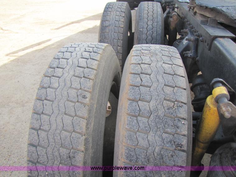 image for item 8417 1999 Freightliner FLC120 Century Class semi truck