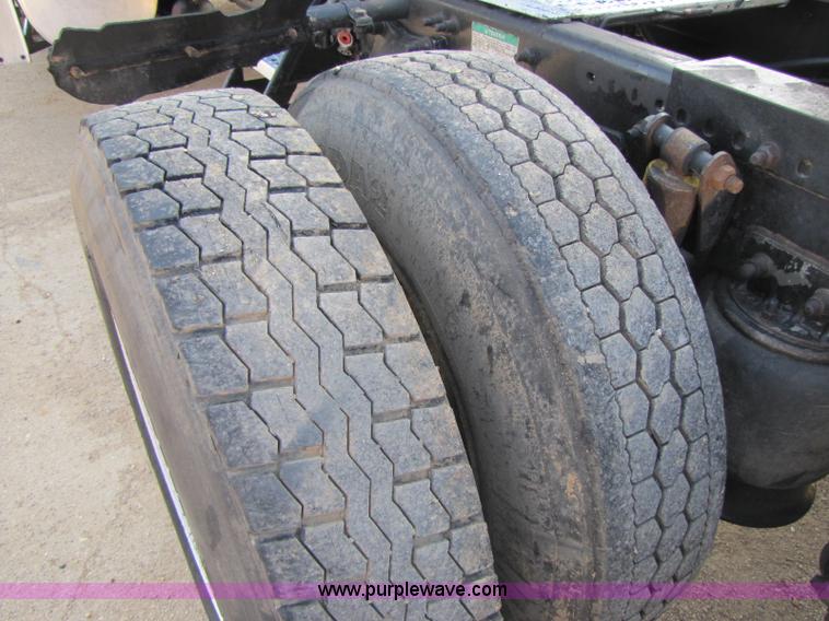 image for item 8417 1999 Freightliner FLC120 Century Class semi truck