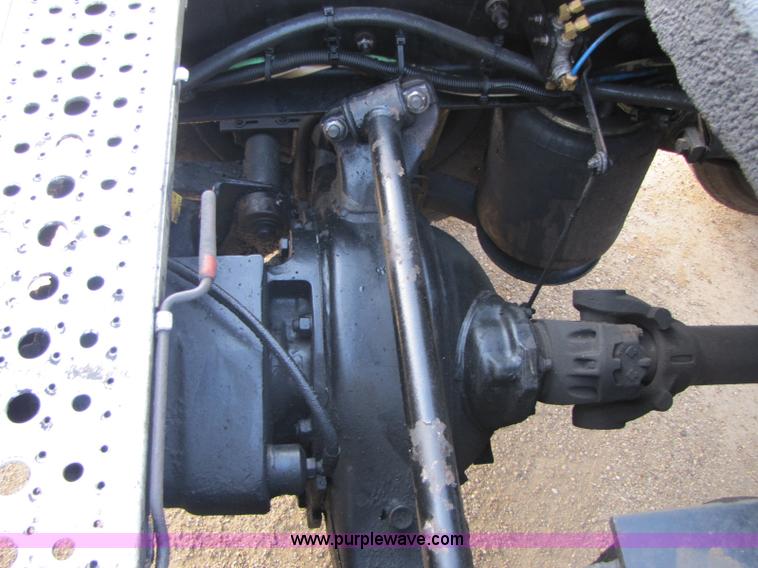 image for item 8417 1999 Freightliner FLC120 Century Class semi truck