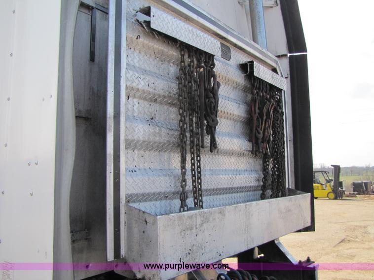 image for item 8417 1999 Freightliner FLC120 Century Class semi truck