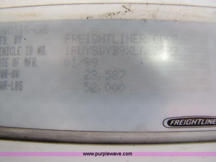 image for item 8417 1999 Freightliner FLC120 Century Class semi truck