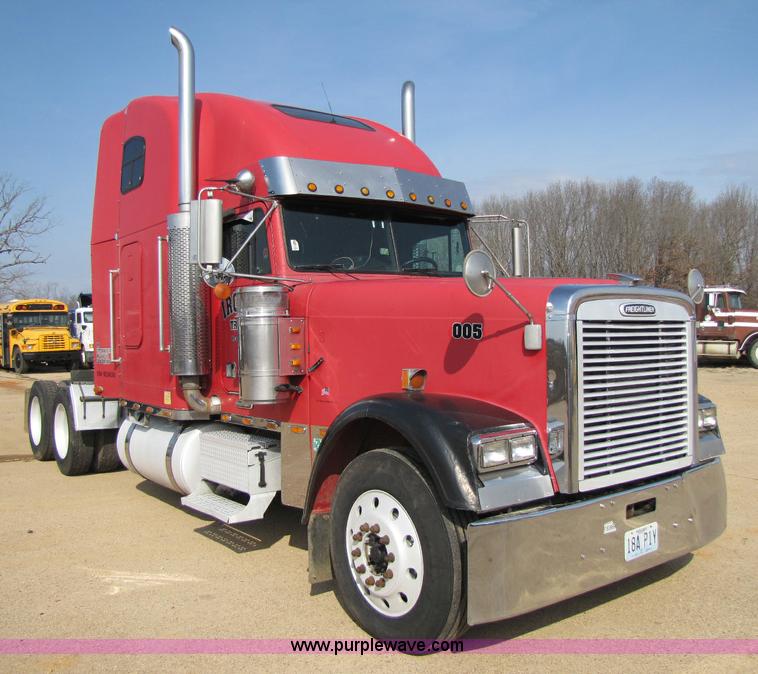 image for item 8418 1998 Freightliner FLD120 semi truck