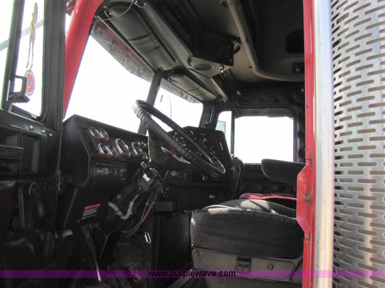 image for item 8418 1998 Freightliner FLD120 semi truck