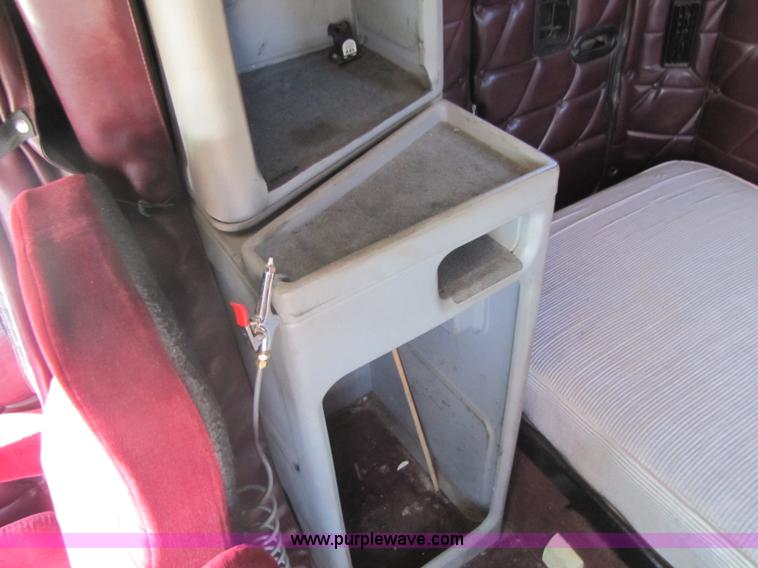 image for item 8418 1998 Freightliner FLD120 semi truck