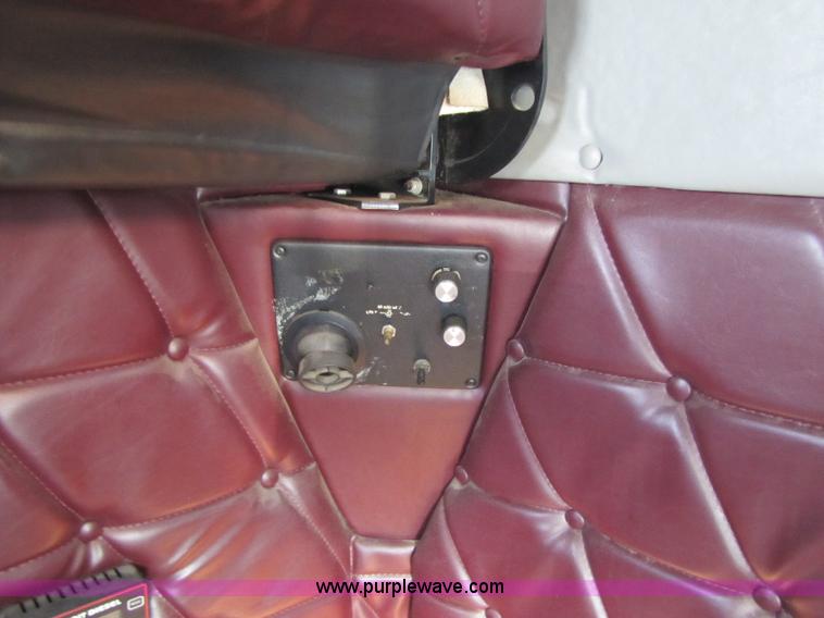 image for item 8418 1998 Freightliner FLD120 semi truck