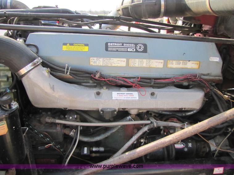 image for item 8418 1998 Freightliner FLD120 semi truck