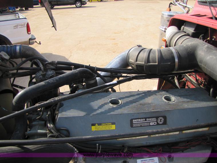 image for item 8418 1998 Freightliner FLD120 semi truck