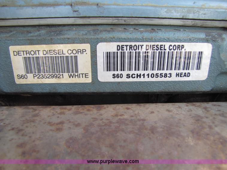 image for item 8418 1998 Freightliner FLD120 semi truck