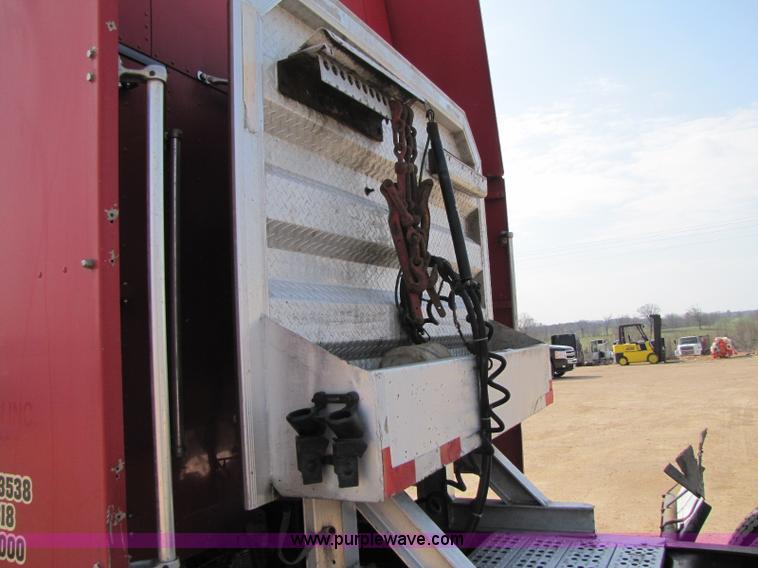 image for item 8418 1998 Freightliner FLD120 semi truck