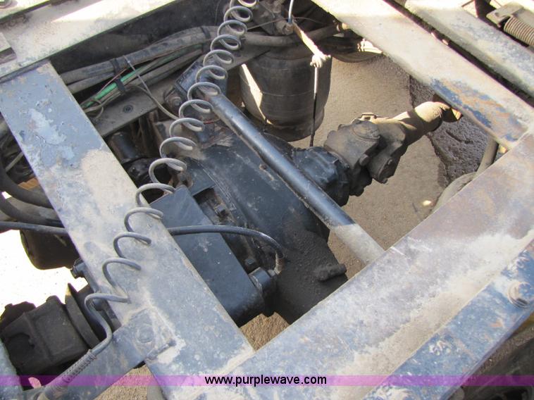 image for item 8418 1998 Freightliner FLD120 semi truck