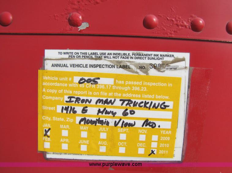 image for item 8418 1998 Freightliner FLD120 semi truck