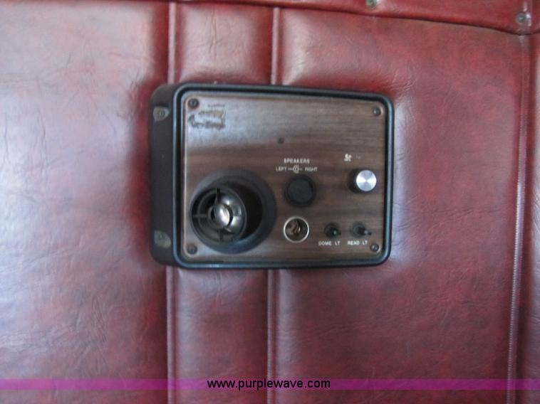 image for item 8419 1995 Freightliner FLD120 semi truck