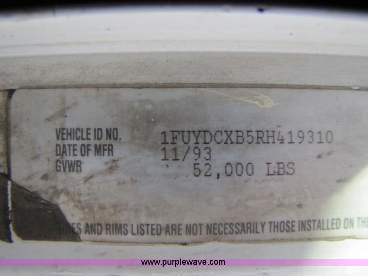 image for item 8420 1994 Freightliner FLD120 semi truck