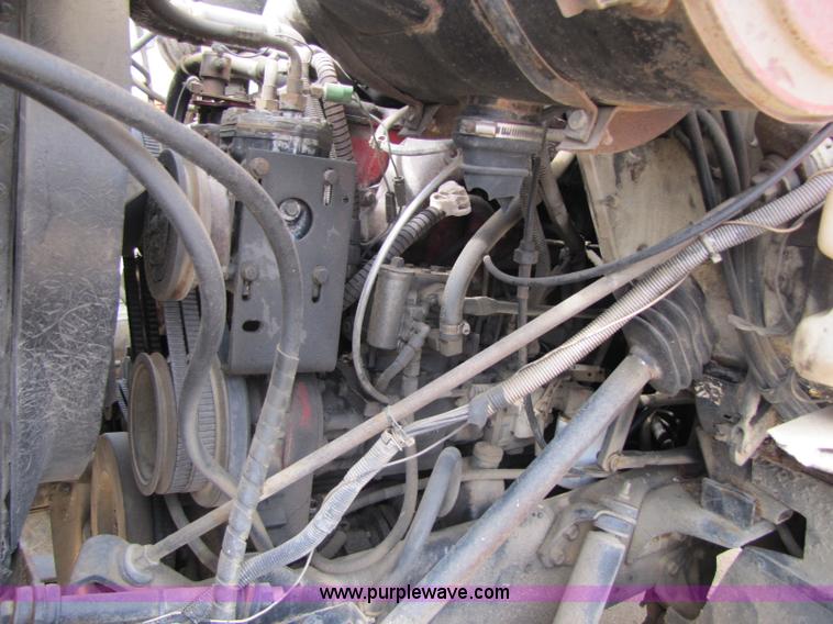 image for item 8426 1979 International 2275 semi truck