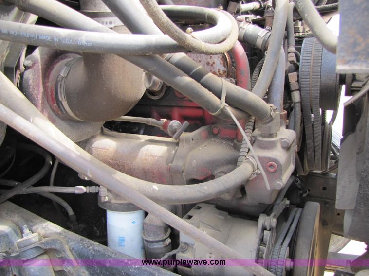 image for item 8426 1979 International 2275 semi truck