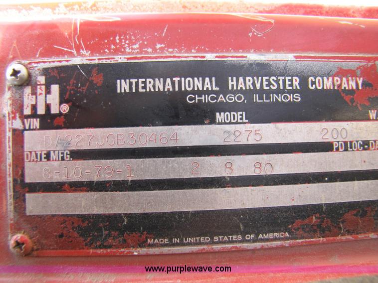 image for item 8426 1979 International 2275 semi truck