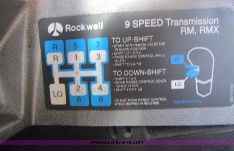 image for item 8443 1999 Mack CH612 semi truck