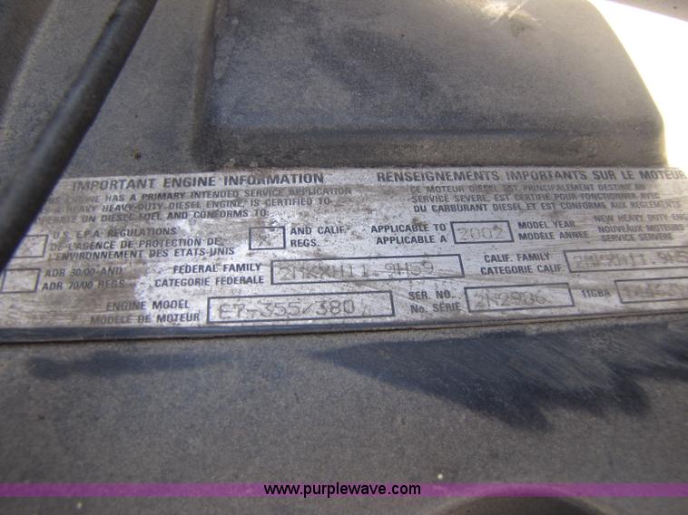 image for item 8443 1999 Mack CH612 semi truck