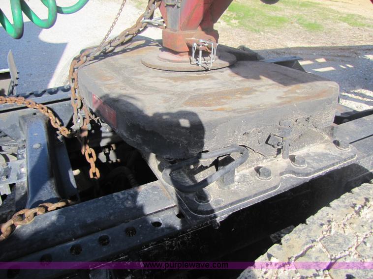 image for item 8443 1999 Mack CH612 semi truck