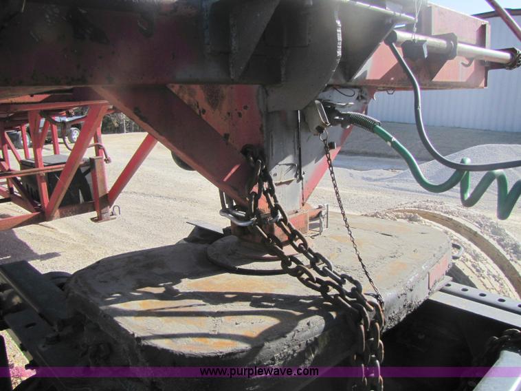 image for item 8444 1997 Beatrice Motor 53' Wedge car hauler