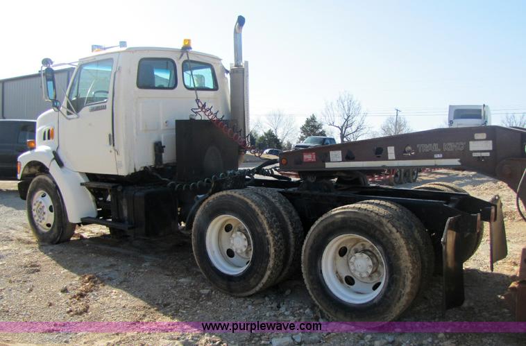 image for item 8445 1997 Ford LT9501 Louisville 101 semi truck