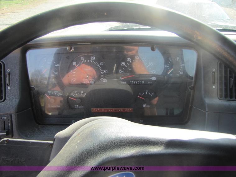 image for item 8445 1997 Ford LT9501 Louisville 101 semi truck