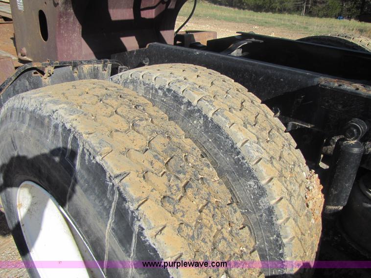 image for item 8445 1997 Ford LT9501 Louisville 101 semi truck