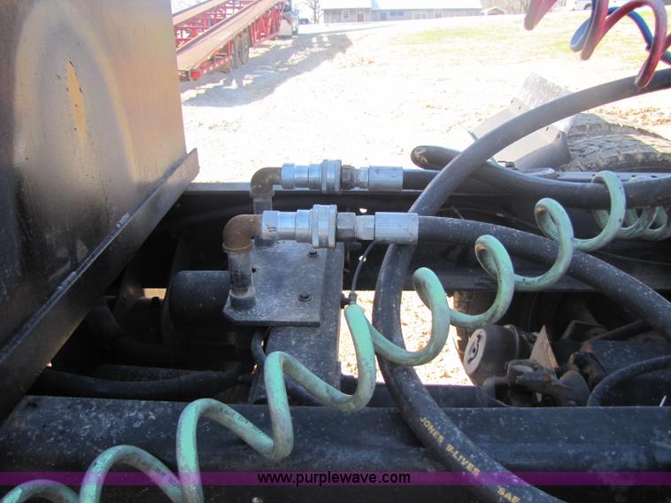 image for item 8445 1997 Ford LT9501 Louisville 101 semi truck