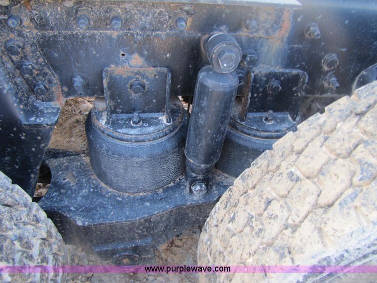 image for item 8445 1997 Ford LT9501 Louisville 101 semi truck