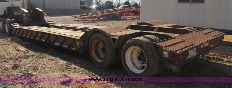 image for item 8446 1994 Trail King TK70HDG low-boy trailer