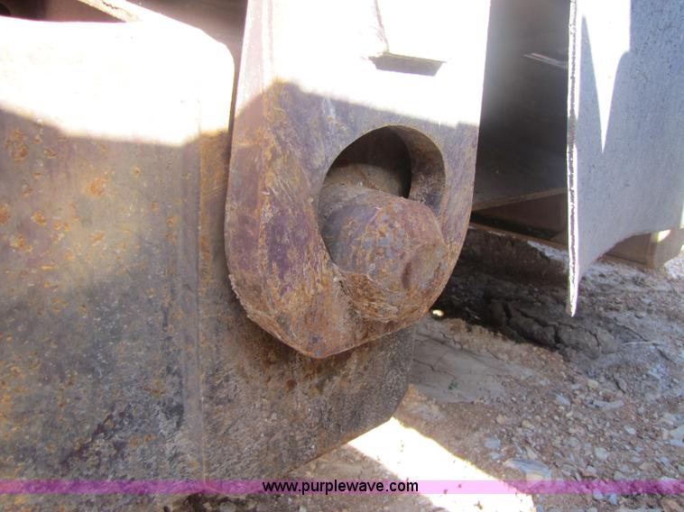 image for item 8446 1994 Trail King TK70HDG low-boy trailer