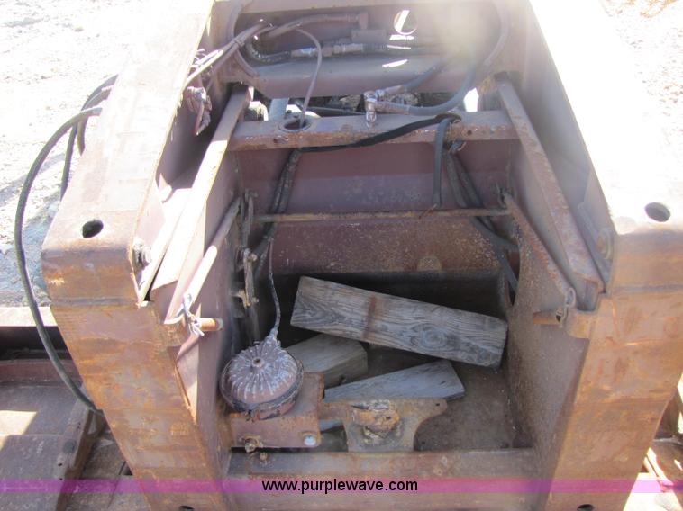 image for item 8446 1994 Trail King TK70HDG low-boy trailer