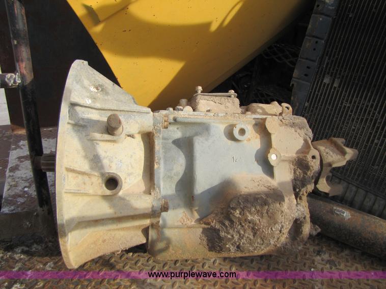 image for item 1002 Ford F700 service truck