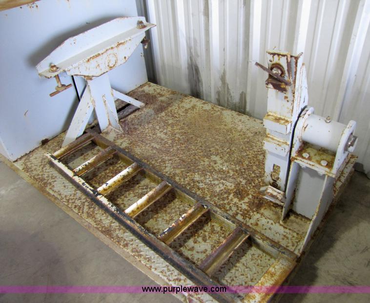 image for item 1009 Heavy duty engine stand