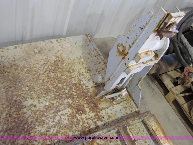 image for item 1009 Heavy duty engine stand