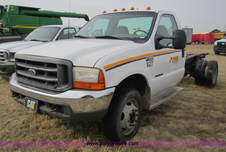 image for item 3069 2000 Ford F550 XL Super Duty pickup truck cab and chassis