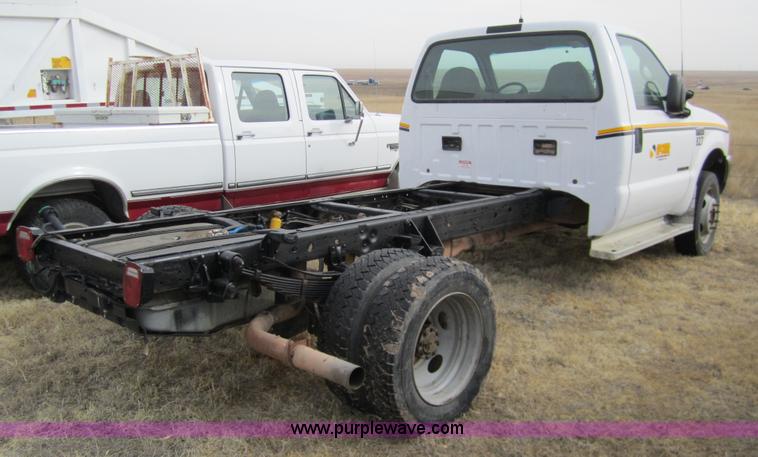 image for item 3069 2000 Ford F550 XL Super Duty pickup truck cab and chassis