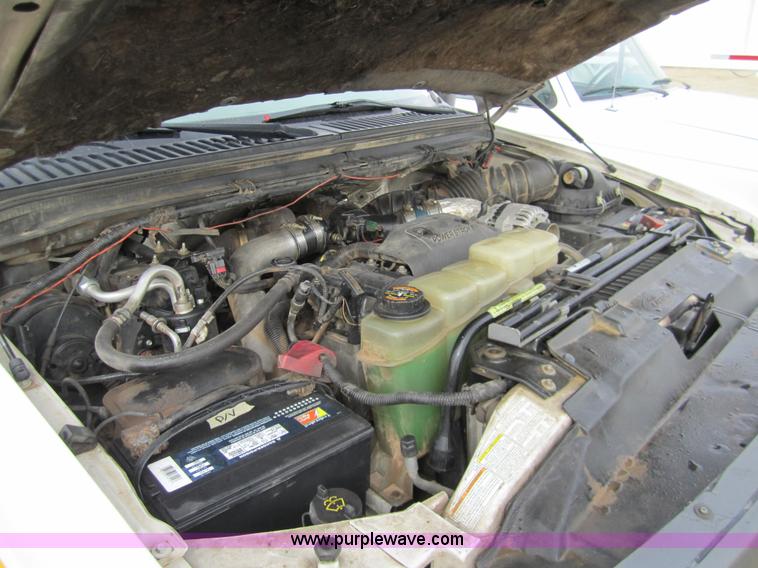 image for item 3069 2000 Ford F550 XL Super Duty pickup truck cab and chassis