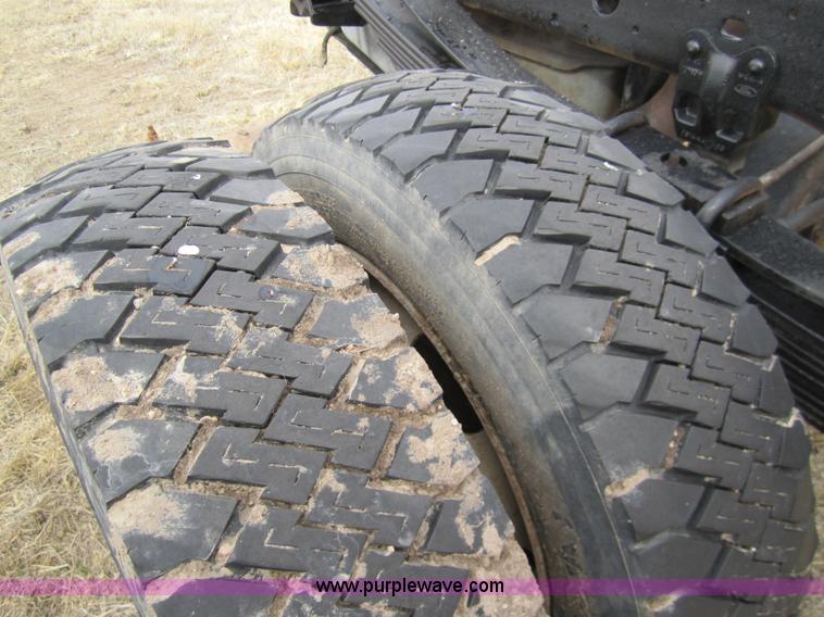 image for item 3069 2000 Ford F550 XL Super Duty pickup truck cab and chassis