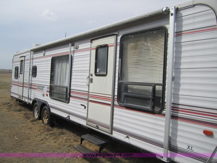image for item 3070 1991 Kountry Star 35' camper