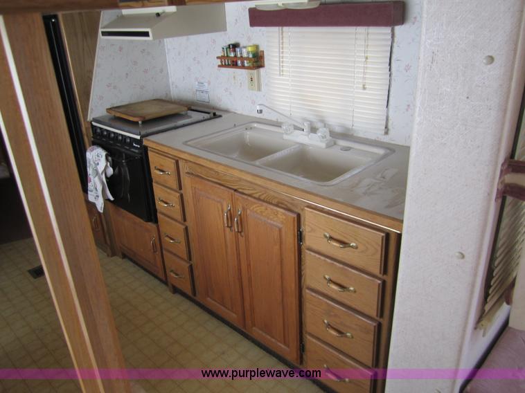 image for item 3070 1991 Kountry Star 35' camper