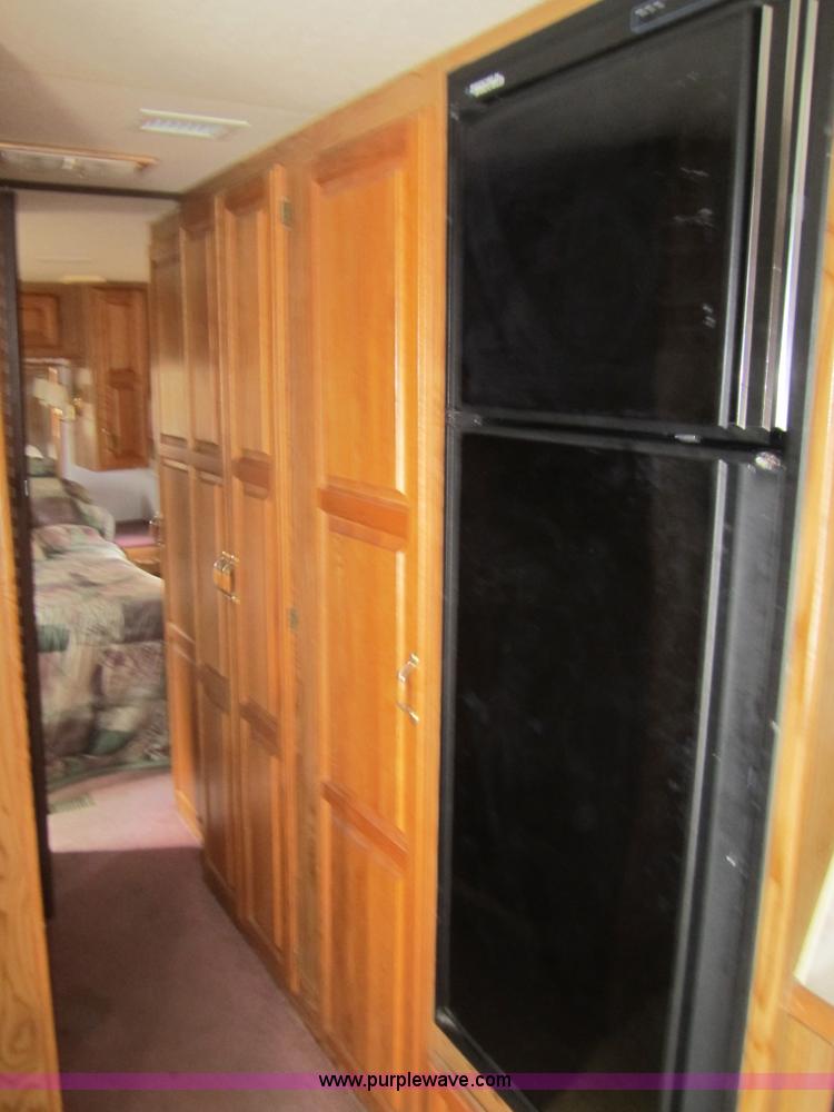 image for item 3070 1991 Kountry Star 35' camper